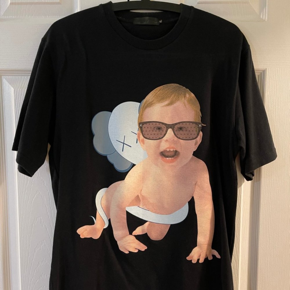 KAWS X ORIGINAL FAKE BABY CRAWLING TEE VERY RAR